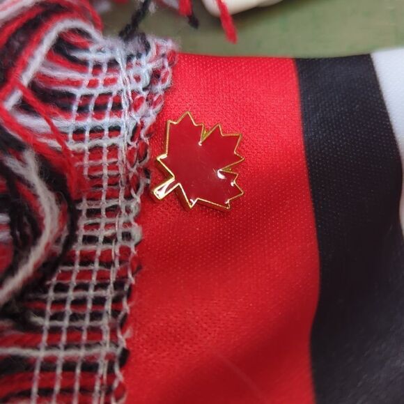OH Canada bundle, FIFA 2015 world cup scarf, Beanie baby maple,shot glasses, - Picture 9 of 12